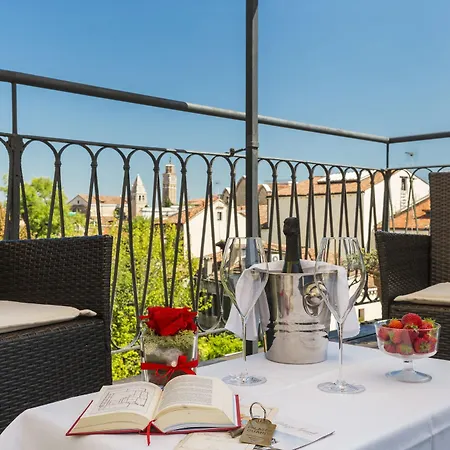 Palazzo Guardi Hotel Venice Exterior photo