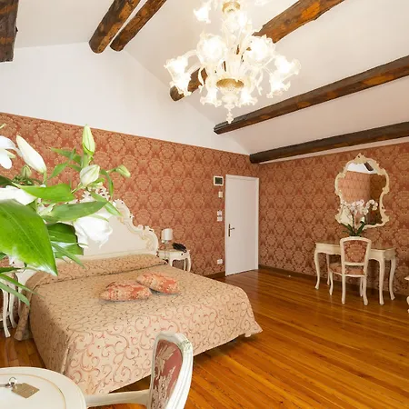 Palazzo Guardi Hotel Venice Exterior photo